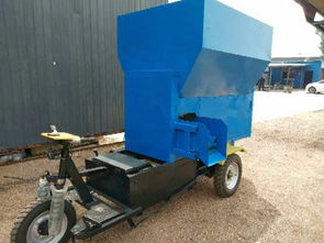 新疆三方電動(dòng)撒料車(chē)定制廠家 助力現(xiàn)代化牲畜養(yǎng)殖